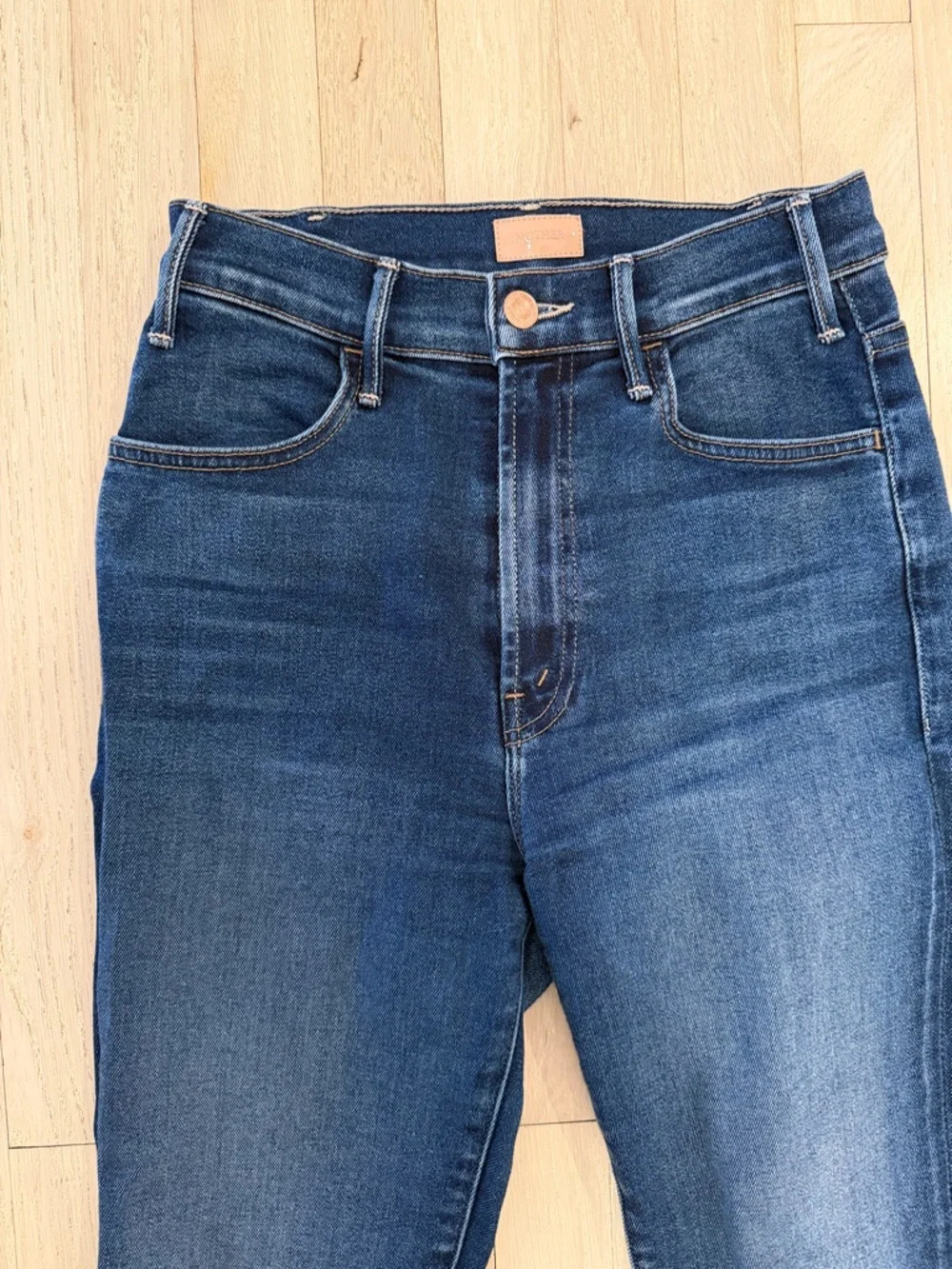 MOTHER Denim The Hustler Heel Fray Jeans in Yakkity Yak Size 26